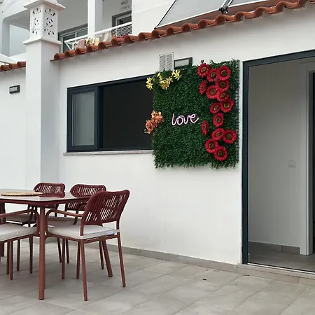 Dom wakacyjny Boutique Style Town House *